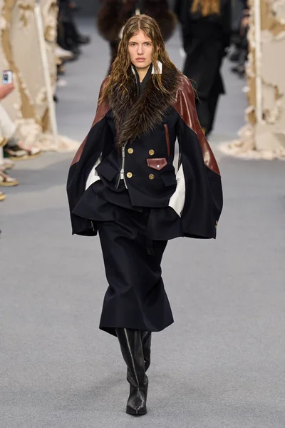 Look 14